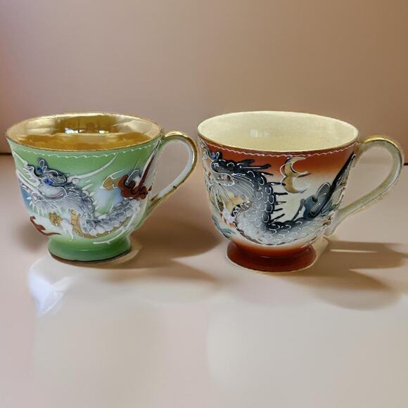 Vintage Japanese Moriage Dragon Ware Teacups One Red One Green - Picture 1 of 8